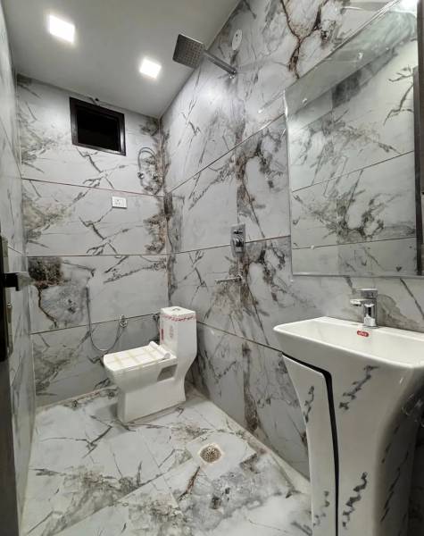  goyal-floor Bathroom