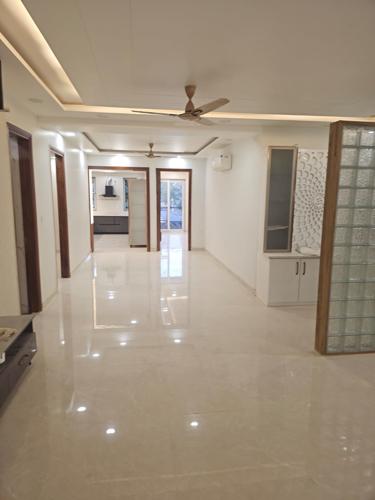  ultra-luxury-floor Living Area