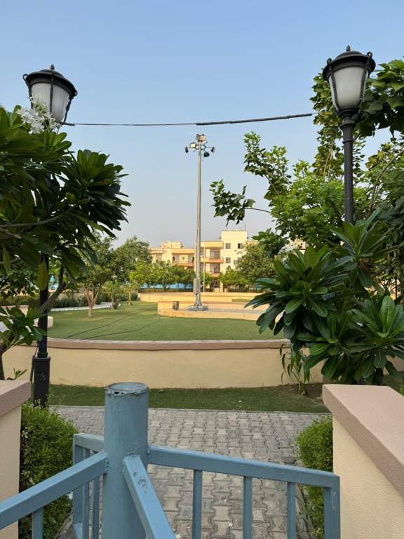  wave builder floors Landscaped Gardens