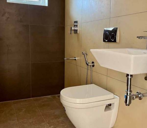 Bathroom above-the-world Bathroom