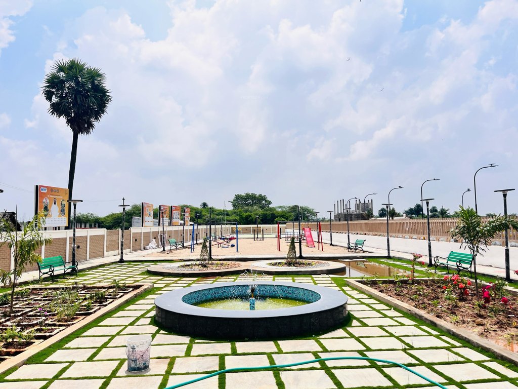  dubai courtyard Children's play area