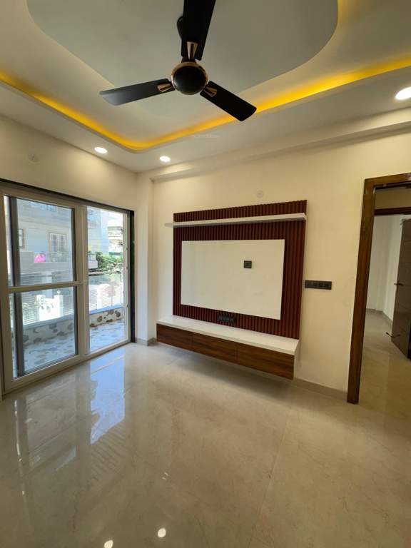  associates diamond floors Living Area