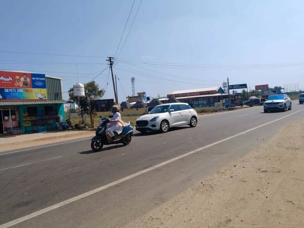 av avenue Internal Roads & Footpaths