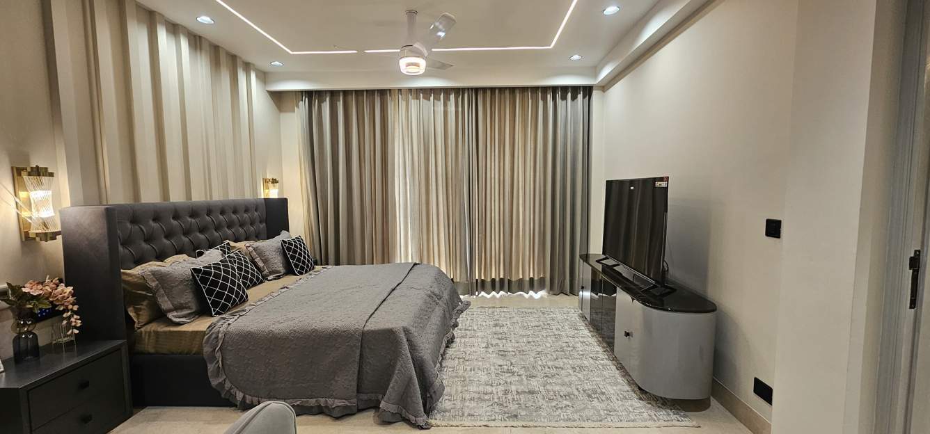 homes ultra luxury floors Bedroom