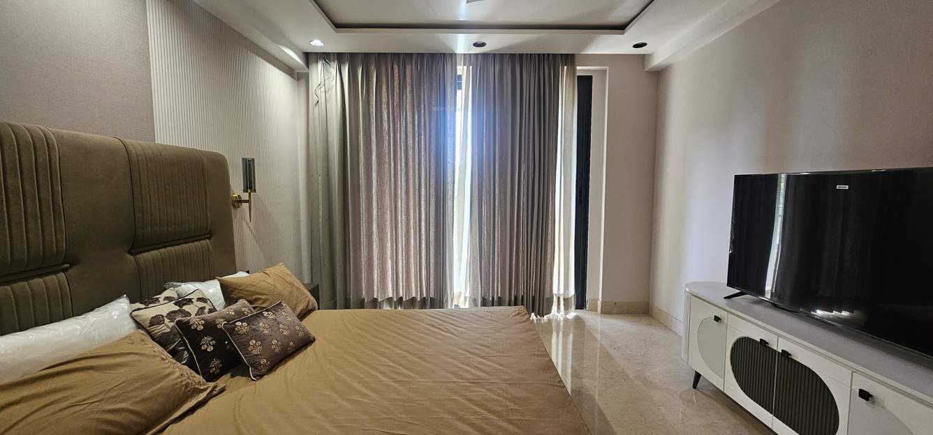 homes ultra luxury floors Bedroom