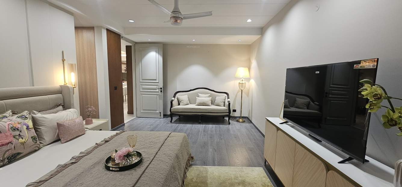 homes ultra luxury floors Bedroom