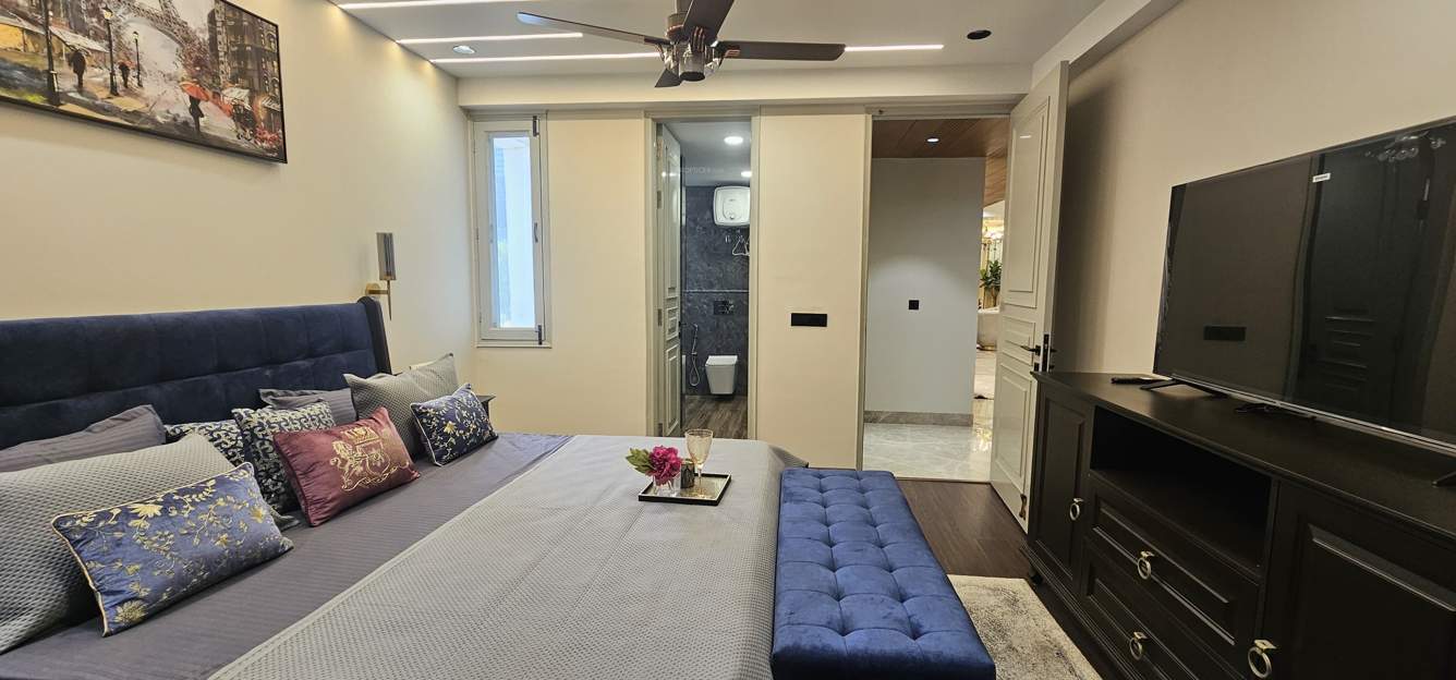 homes ultra luxury floors Bedroom