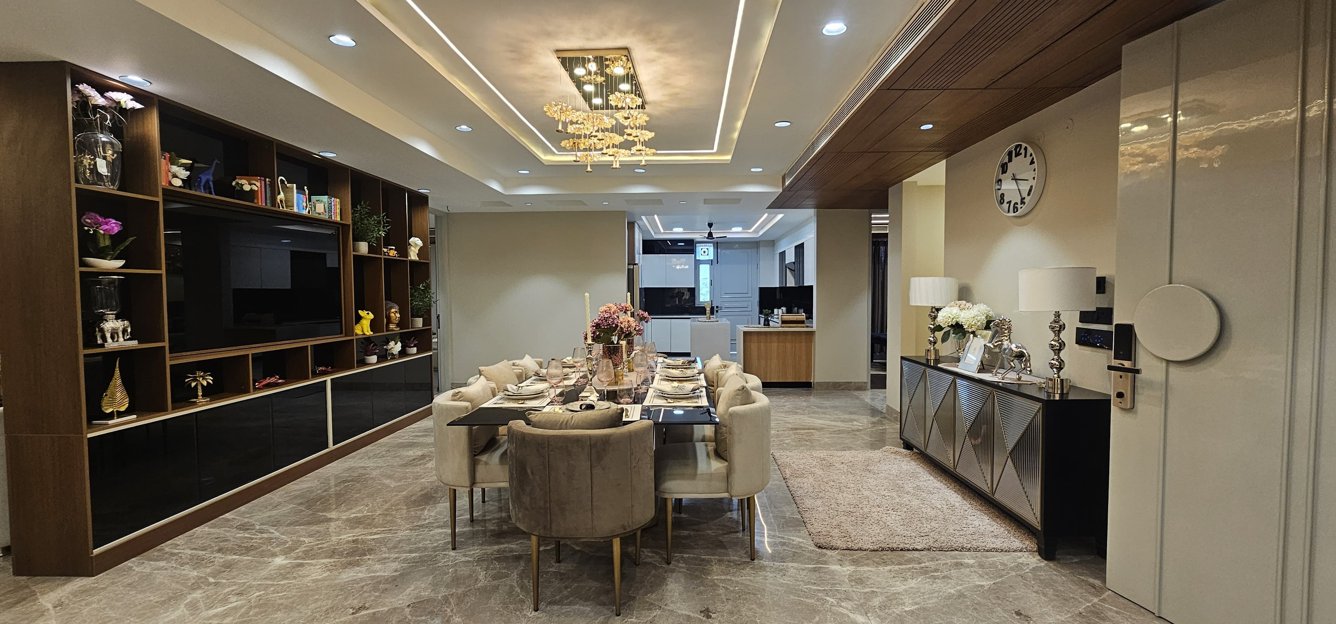 homes ultra luxury floors Dining Area