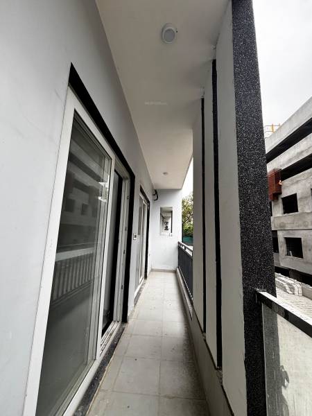 Balcony ultra-luxury-foors Balcony