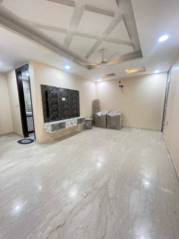  good happen dlf phase 2 Living Area