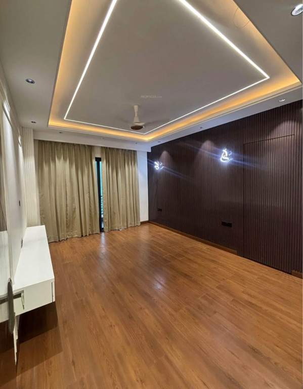  investors desire 1 Living Area