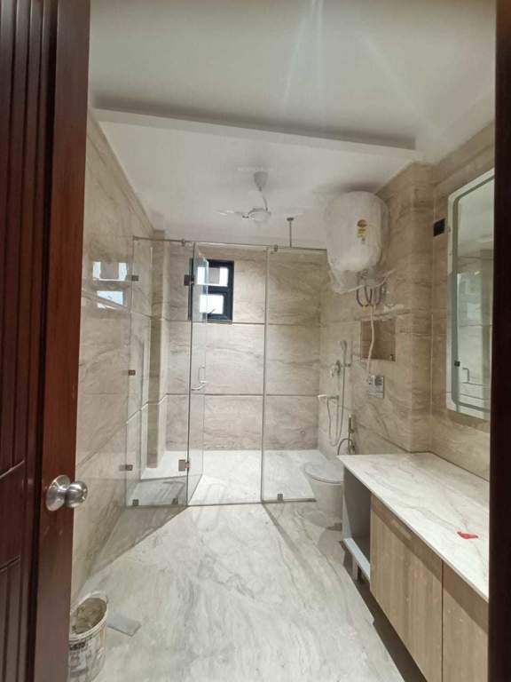  estate ulta luxury floor 15 Bathroom