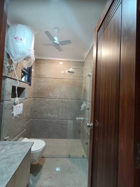  estate ulta luxury floor 15 Bathroom