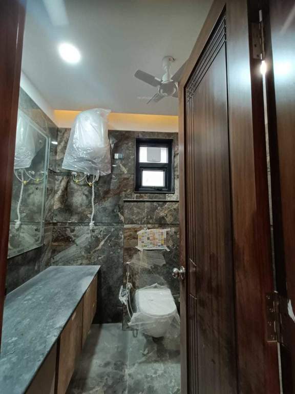  estate ulta luxury floor 15 Bathroom