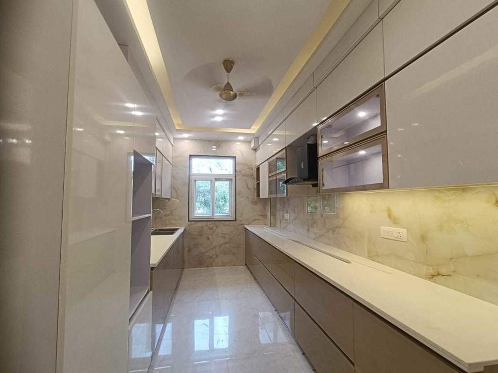  estate ulta luxury floor 15 Kitchen