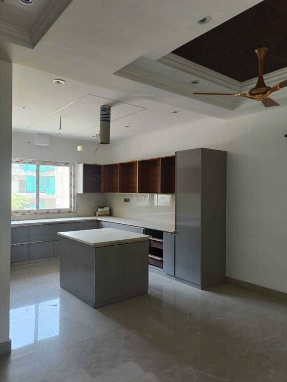  ultra luxury builder floor Kitchen