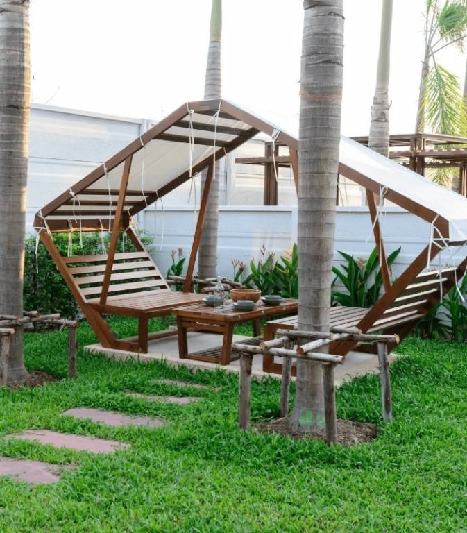  the white house tower a Others