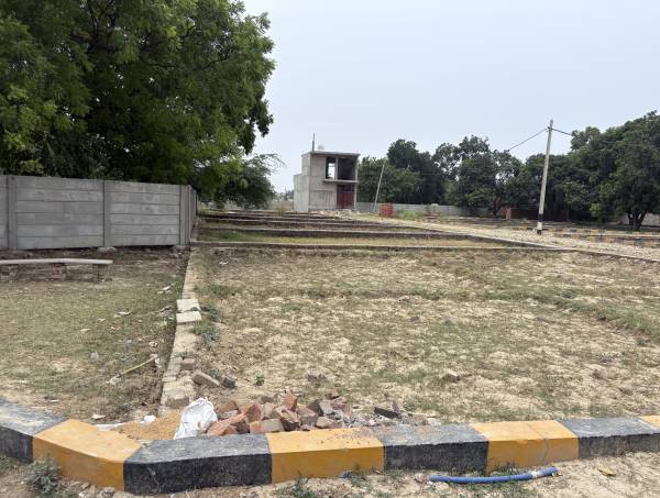  defence-paradise-lucknow Plot