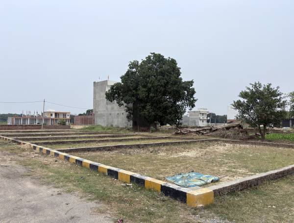  defence-paradise-lucknow Plot