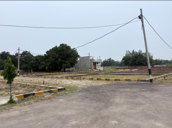  defence-paradise-lucknow Plot