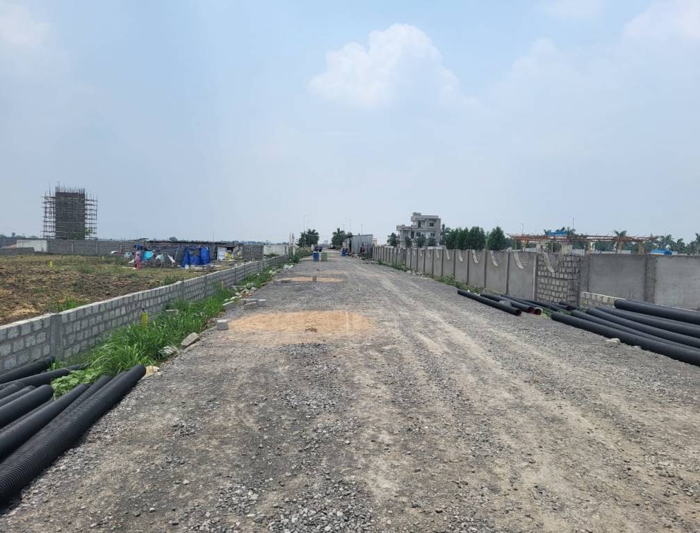  golden gateway Internal Roads & Footpaths