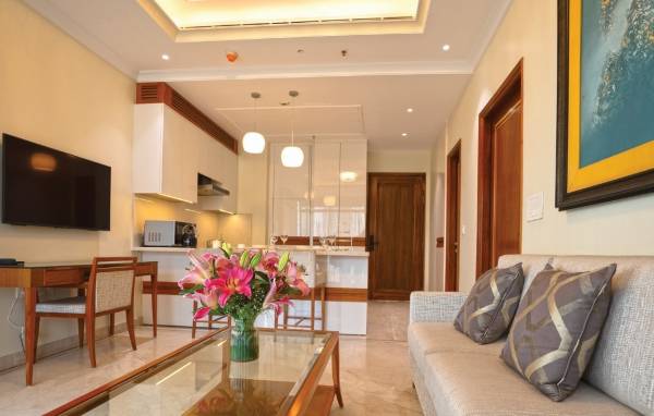  bellaperla Dining Area