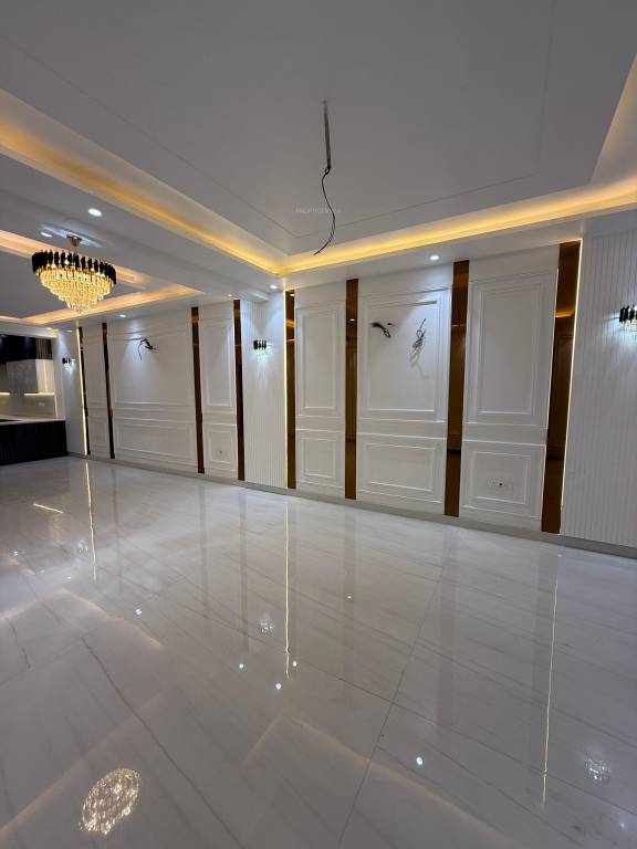 greenfields high end builders floor Living Area