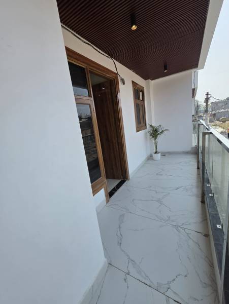 Balcony golden-premium-floors Balcony