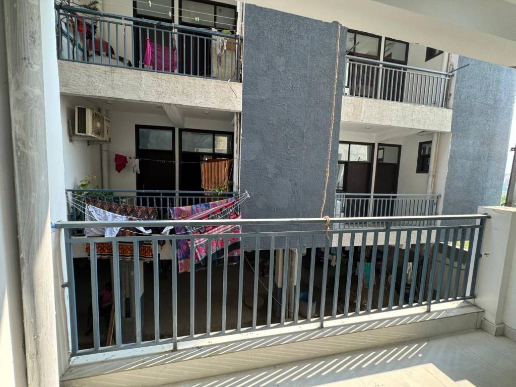  pr enclave Balcony