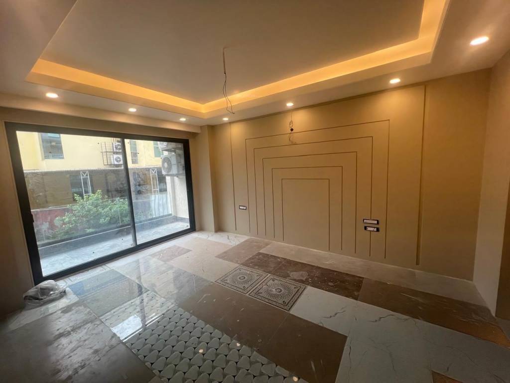  realty floors Bedroom