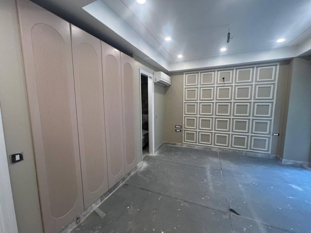  realty floors Bedroom