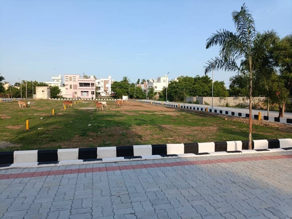  sri vyssnavi avenue Plot