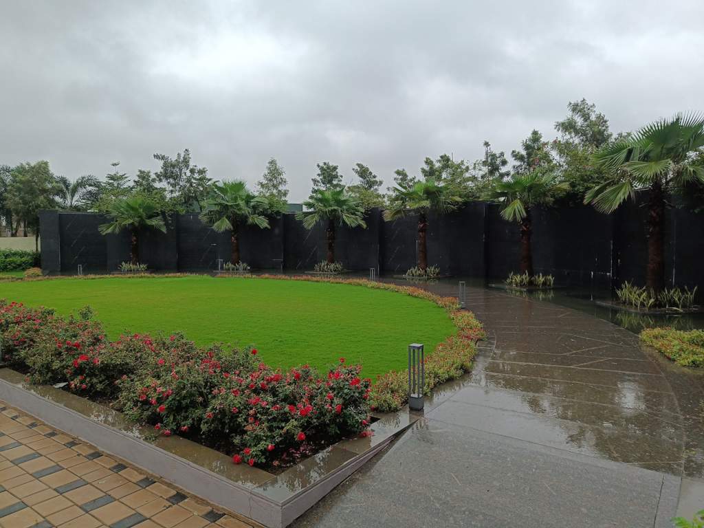  silver oak villa Landscape Garden and Tree Planting