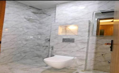 Bathroom gupta-ultra-luxury-floors Bathroom