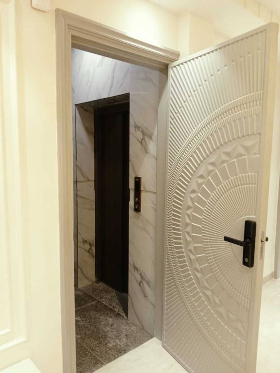  gupta luxury floors Lift(s)