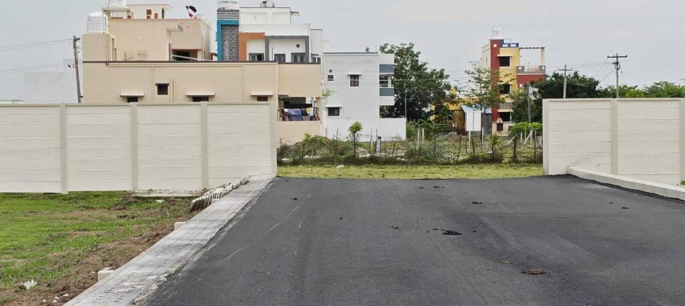  luxland mini town Plot