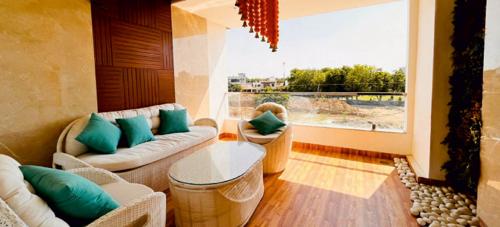  the-pinnacle Living Area