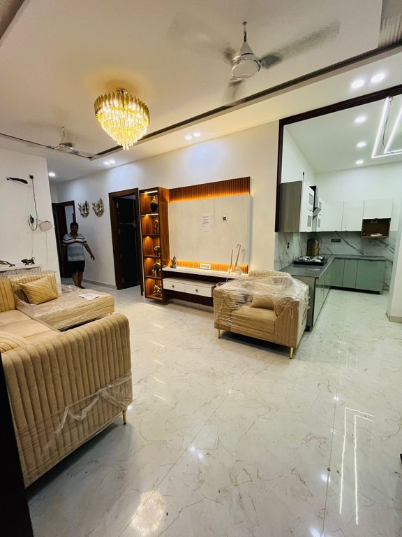  multibrain ultima 107 Living Area