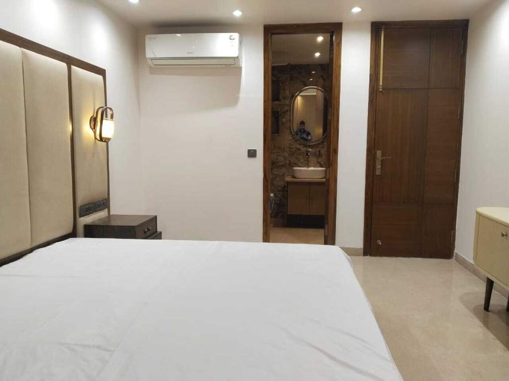  luxury floors dlf phase 1 Bedroom