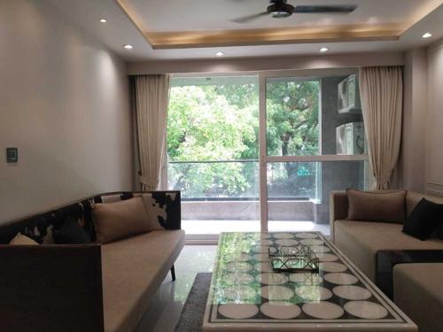  luxury-floors-dlf-phase-1 Living Area