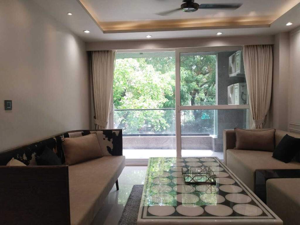  luxury floors dlf phase 1 Living Area