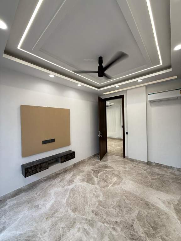  luxury floors dlf phase 2 Living Area