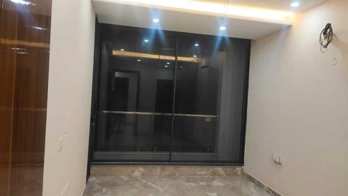  luxury-floors-sushant-lok-2 Bedroom