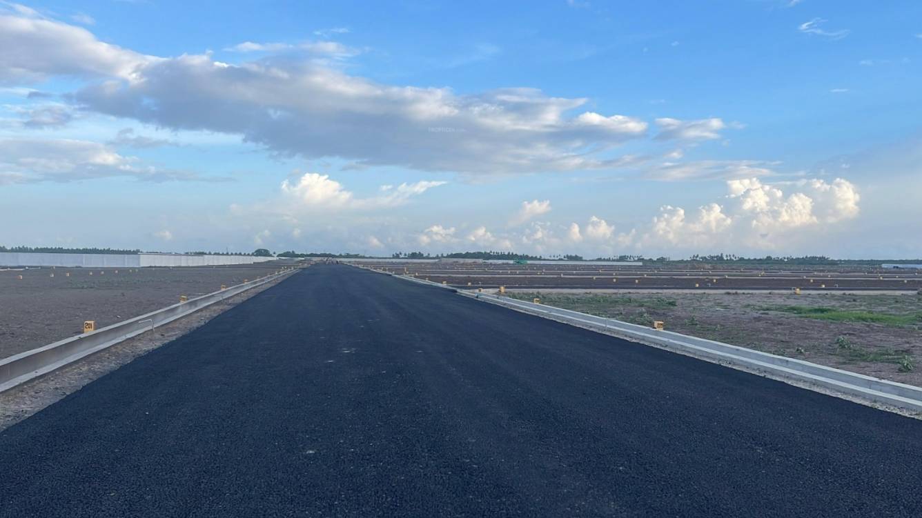  silver city phase i Plot