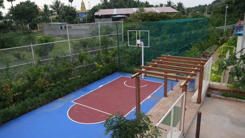  red-rose-valley Basketball Court