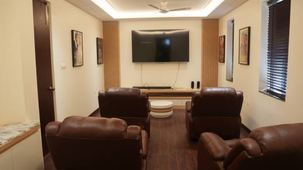  red-rose-valley Mini Theatre