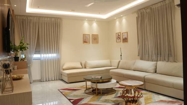  red-rose-valley Living Area