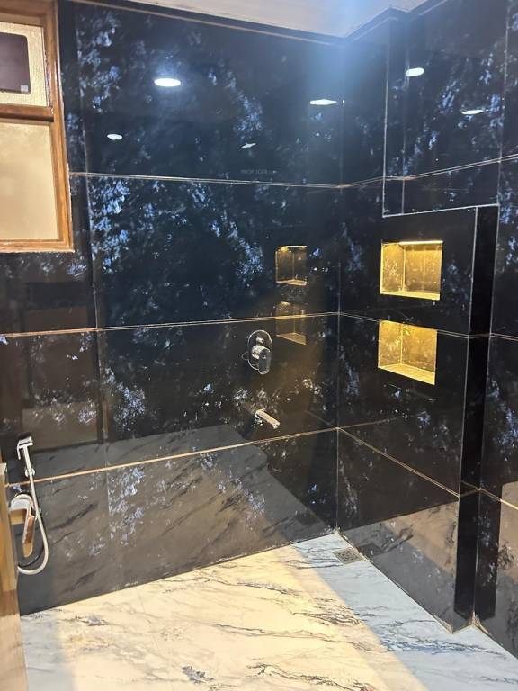  luxury floors Bathroom