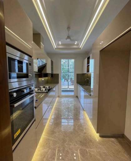  3 side corner park facing Kitchen