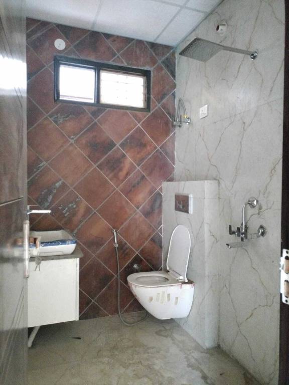 independent floor Bathroom